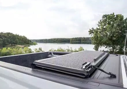 UNDERCOVER ULTRA FLEX TONNEAU COVER