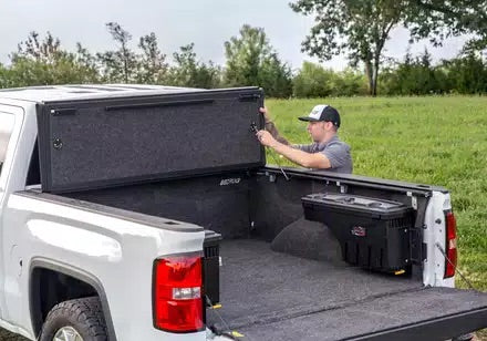 UNDERCOVER ULTRA FLEX TONNEAU COVER